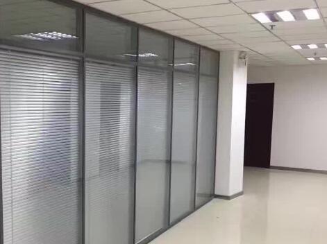 青岛李沧区文化传媒公司办公屏风隔断定做安装现场